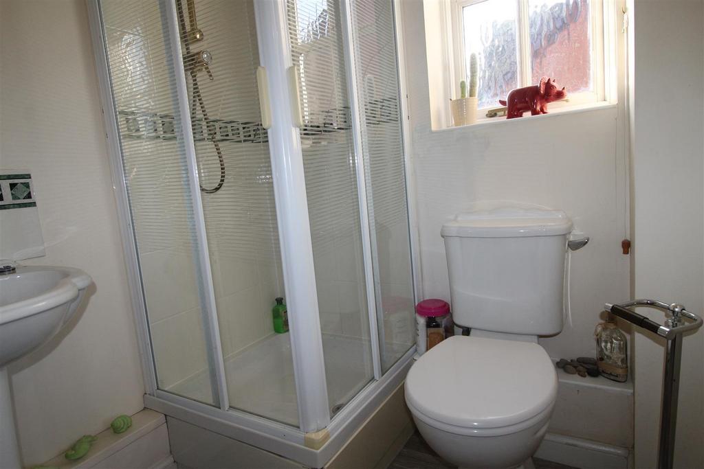 Bedroom 2 Ensuite