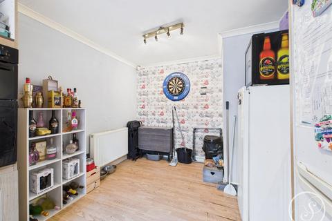 3 bedroom end of terrace house for sale, Third Avenue, Leeds