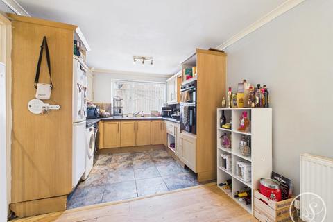 3 bedroom end of terrace house for sale, Third Avenue, Leeds