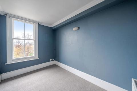 2 bedroom flat to rent, Kingston Hill, Kingston Upon Thames, KT2