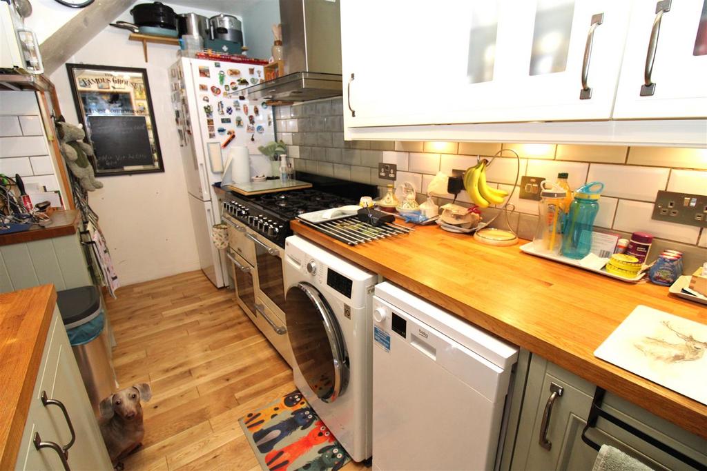 Kitchen.JPG