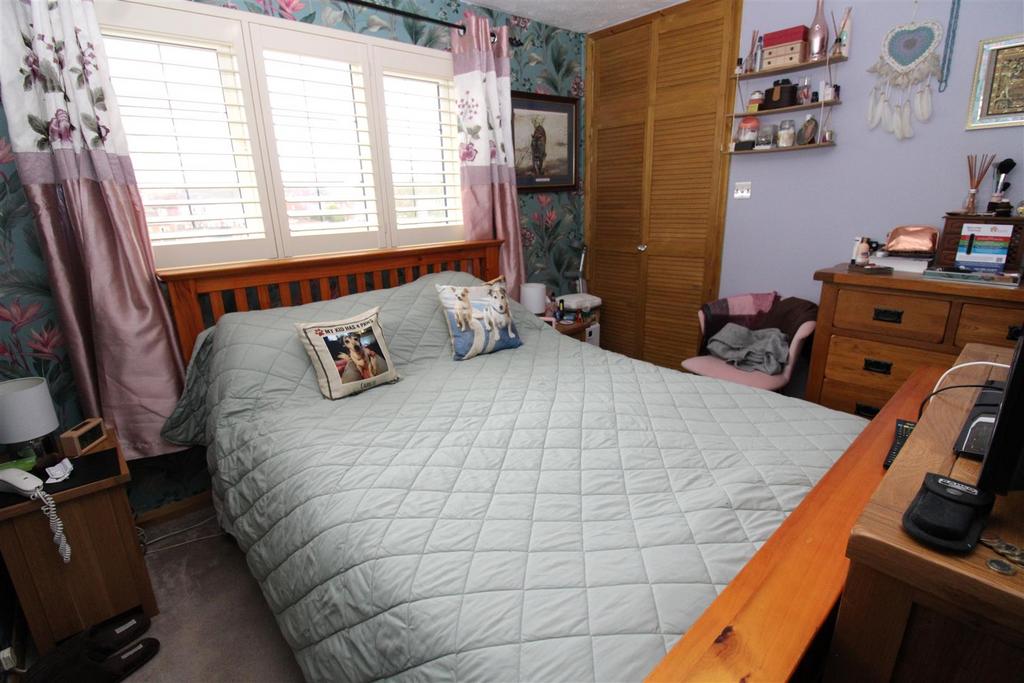 Bedroom..JPG