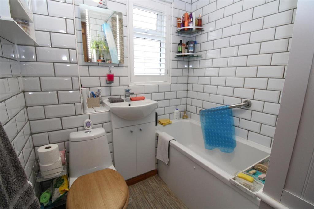 Bathroom.JPG