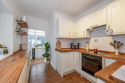 2 bedroom house for sale, Walden Road, Portsmouth