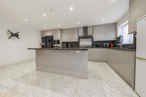 3 bedroom semi-detached house for sale, Burnham Lane, Cippenham