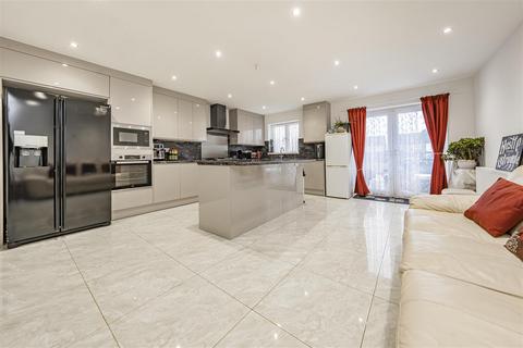3 bedroom semi-detached house for sale, Burnham Lane, Cippenham