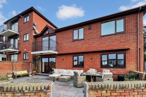 undefined, Mount Avenue, Heswall, Wirral