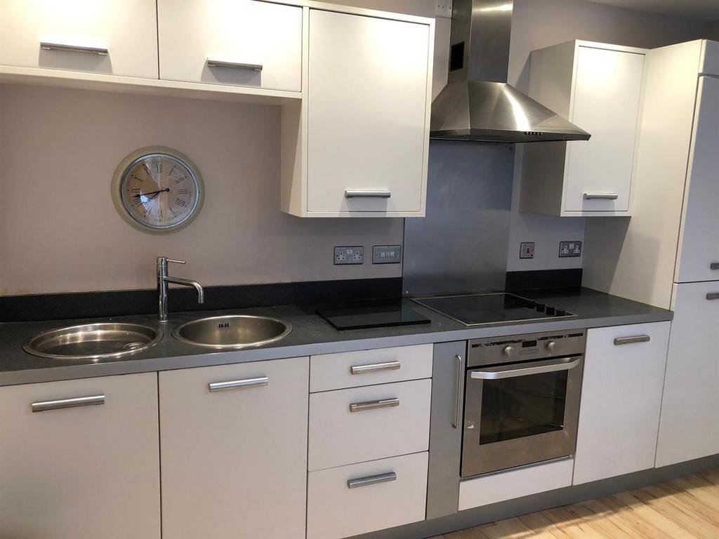 Open plan kitchen &amp; living area