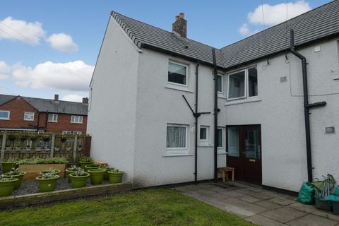 2 bedroom flat to rent - The Square, Longtown, CA6