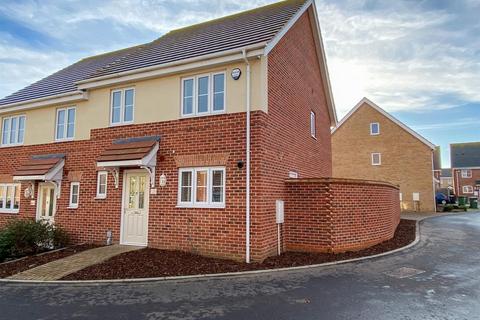 3 bedroom semi-detached house for sale, 21, Sunflower Close, Gorleston