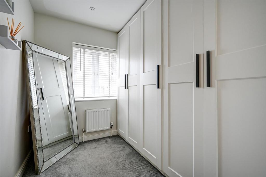 Bedroom 3 Dressing Room.jpg