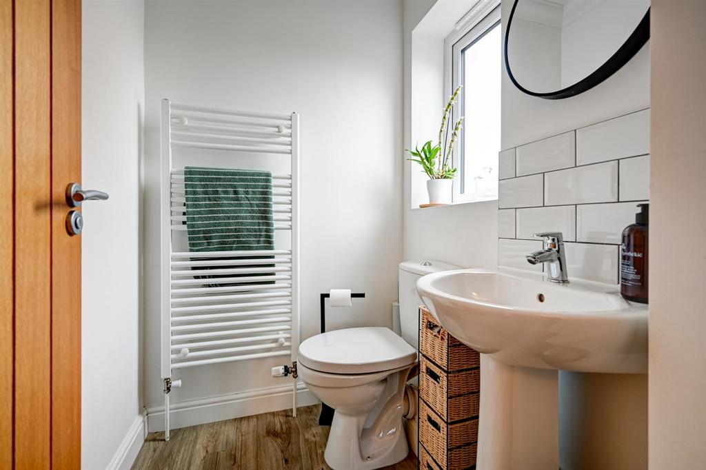 En-suite shower room.jpg