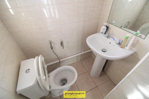 3 bedroom terraced house for sale, Whitecroft Road Luton LU2 0JS