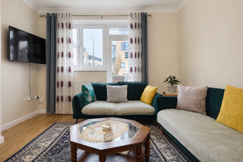 3 bedroom flat for sale, Baldrey House, Blackwall Lane, London