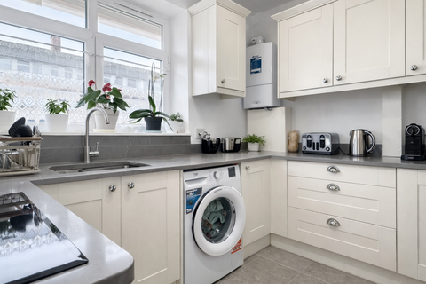 3 bedroom flat for sale, Baldrey House, Blackwall Lane, London