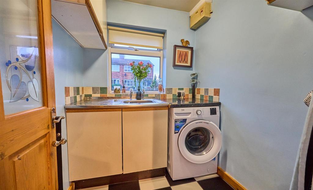 Utility Room to front