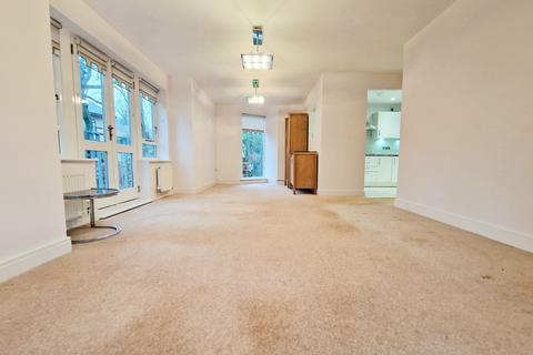 2 bedroom apartment to rent, Prestwich Park Road South, Prestwich, M25
