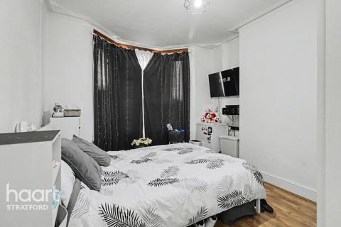 3 bedroom terraced house for sale, Colegrave Road, London