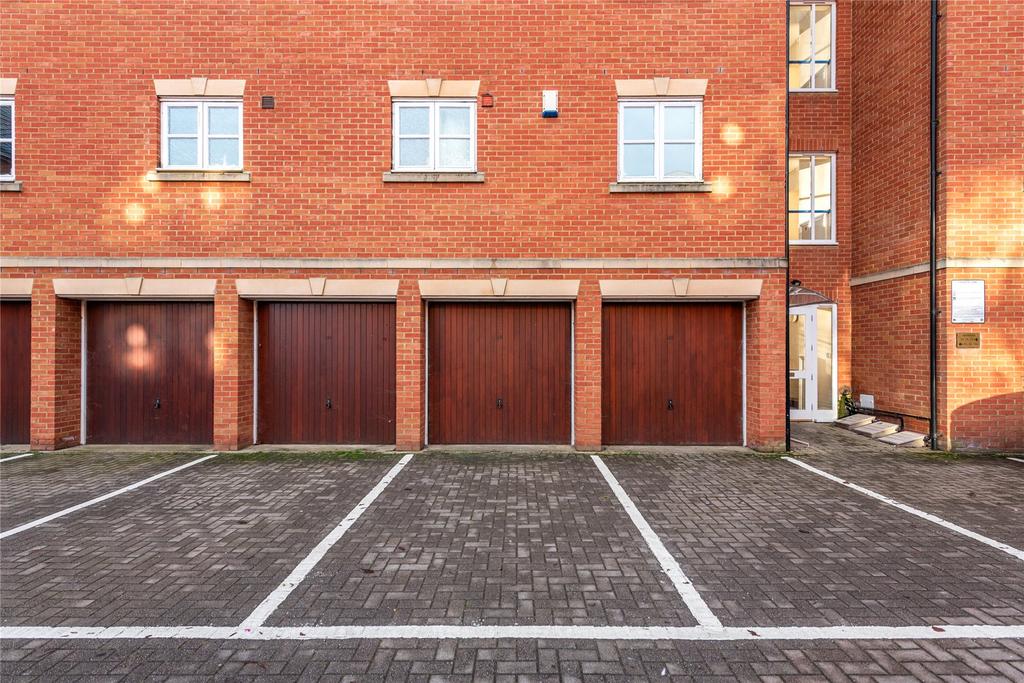 Garage &amp; Parking
