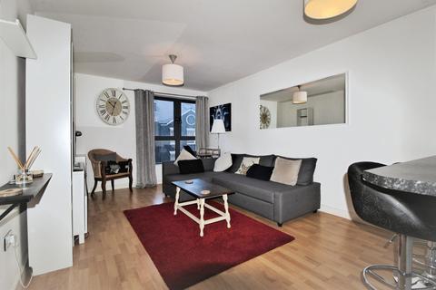 2 bedroom flat to rent, 55 Queens Dock Avenue, Hull HU1