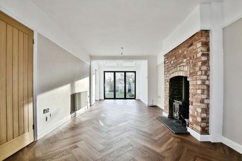 3 bedroom semi-detached house for sale, Lavington Avenue, Greater Manchester SK8