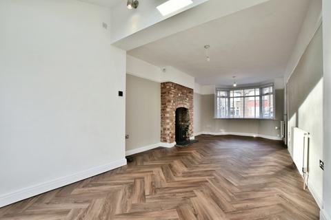3 bedroom semi-detached house for sale, Lavington Avenue, Greater Manchester SK8