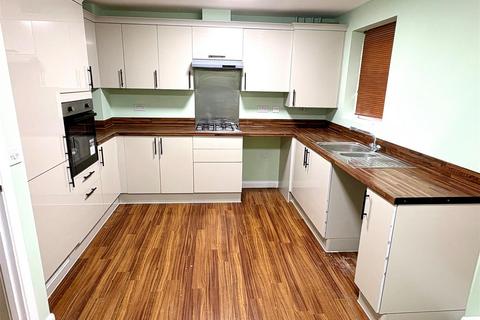 3 bedroom terraced house to rent, Clover Mead,, Felpham,, PO22