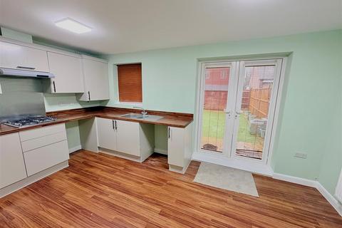 3 bedroom terraced house to rent, Clover Mead,, Felpham,, PO22