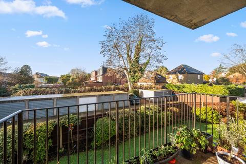 2 bedroom apartment for sale, Ash Tree Close, Surbiton KT6