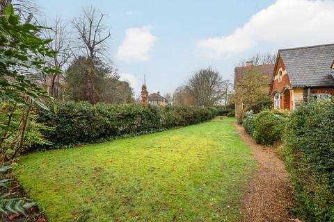 3 bedroom apartment for sale, Church Lane, London SW19