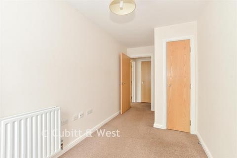 2 bedroom ground floor flat for sale, Pegler Way, Crawley, West Sussex