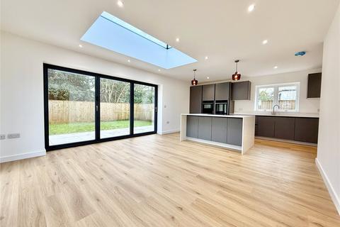 3 bedroom detached house for sale, Pinewood Close, Christchurch BH23