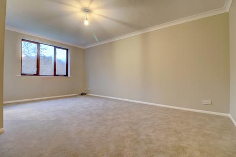2 bedroom maisonette to rent, Maitland Drive, Buckinghamshire HP13