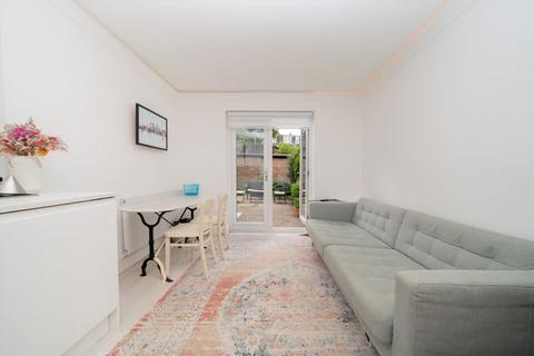 2 bedroom flat to rent, Verbena Gardens, London W6