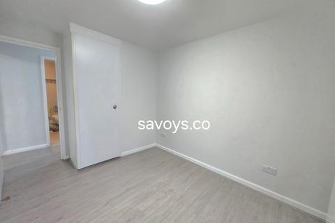 1 bedroom flat to rent, Swynford Gardens, London