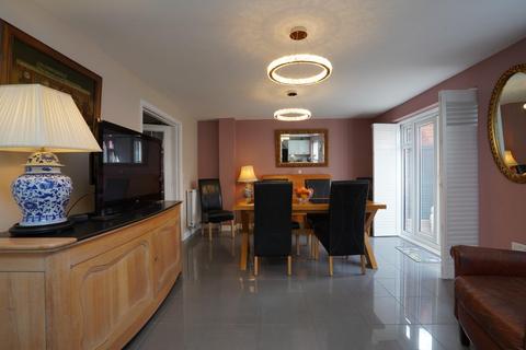 undefined, Holme View, Selby