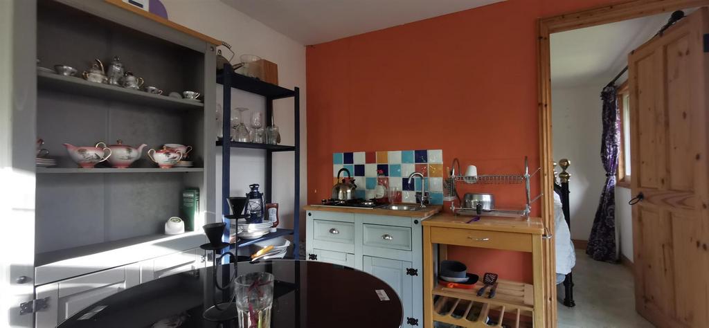 Summerhouse Internal