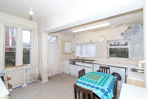 4 bedroom end of terrace house for sale, Tarring Road, Worthing