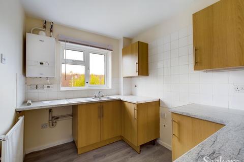 3 bedroom terraced house to rent, Bilsington Close, Chatham, ME5