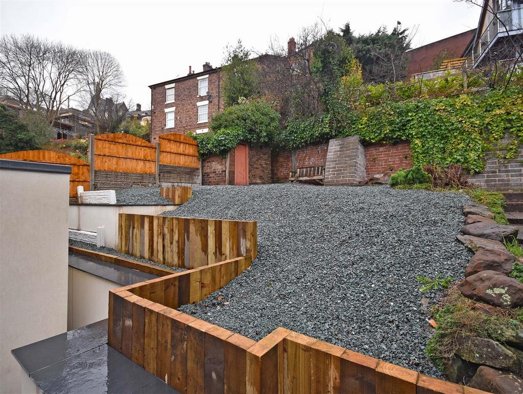24 Hollybush-garden2.jpg