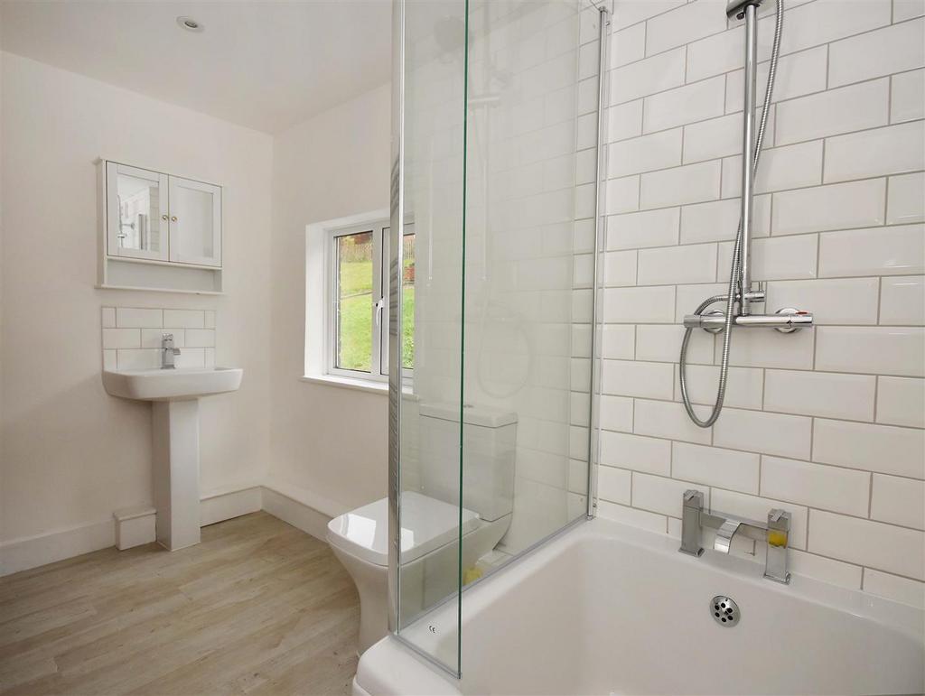 24 Hollybush-bath.jpg