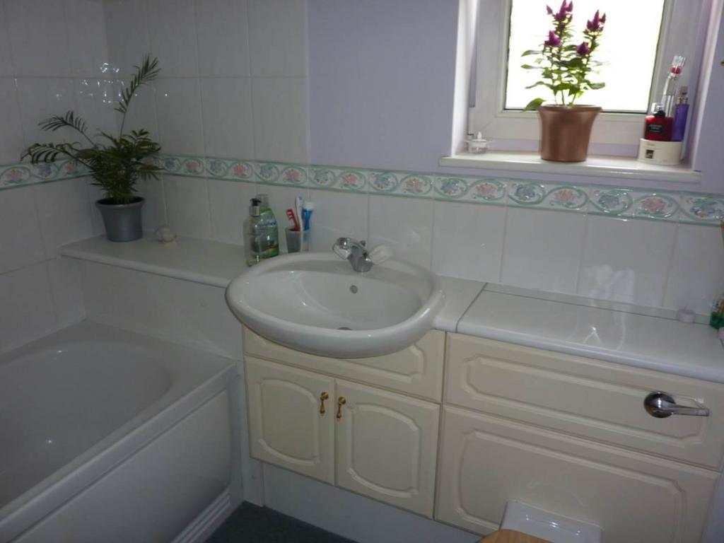Bathroom 16