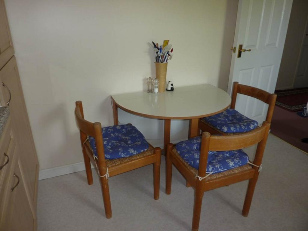 Dining area 10