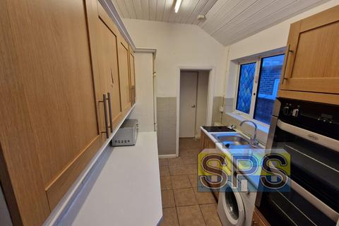 3 bedroom terraced house to rent, Yeaman Street, Stoke-on-Trent ST4