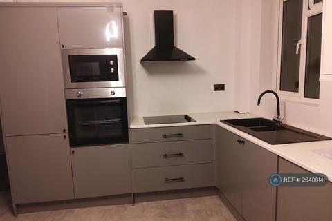 3 bedroom semi-detached house to rent, Suffolk Road, Doncaster, DN4