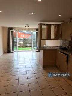 3 bedroom terraced house to rent, Skylark Way, Stowmarket, IP14
