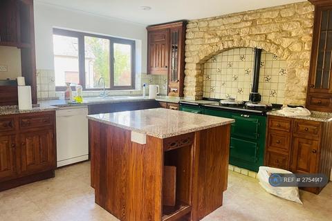 1 bedroom in a house share to rent, Brook Road, Swindon, SN3