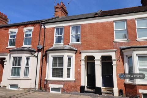 3 bedroom terraced house to rent, Cedar Road, Northampton, NN1