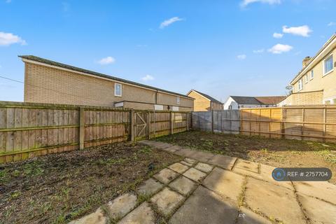 3 bedroom semi-detached house to rent, Thackray Close, Huntingdon, PE29
