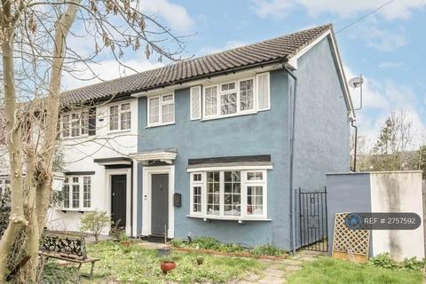 2 bedroom end of terrace house to rent, Regency Close, Hampton, TW12